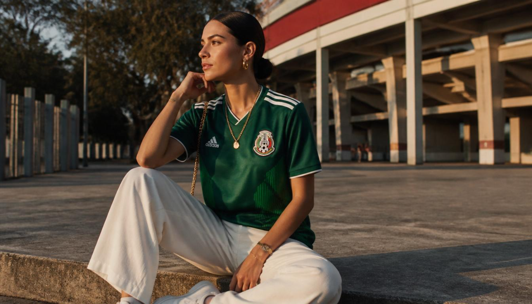 Mexico Jersey With White Wide-Leg Trousers